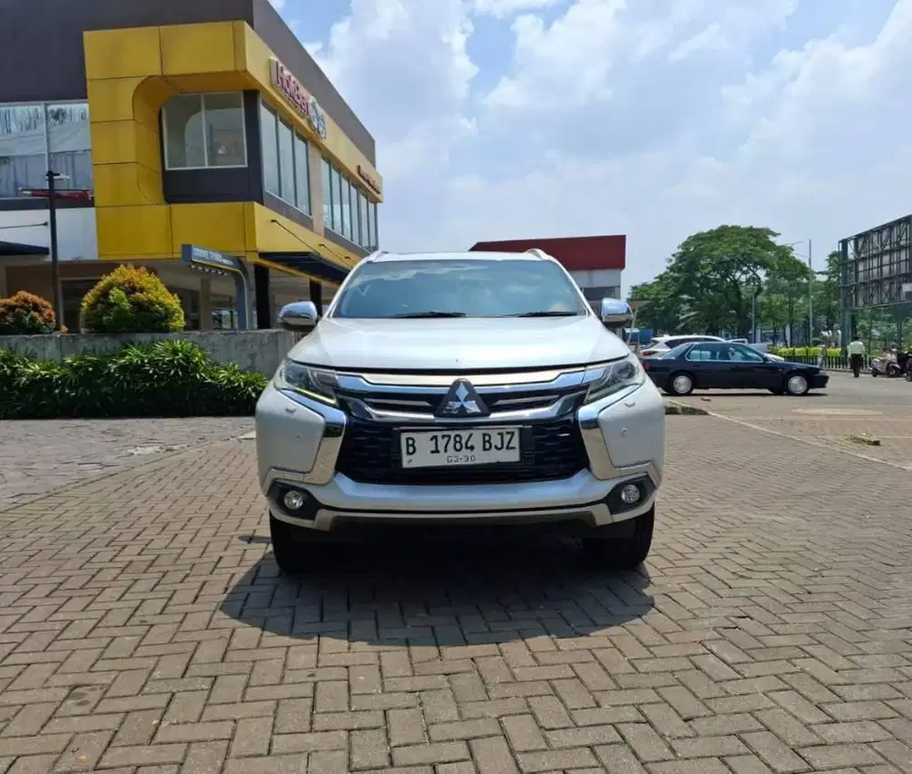 MITSUBISHI PAJERO SPORT DAKAR AT 2019 PUTIH PROMO MURAH DP MINIM