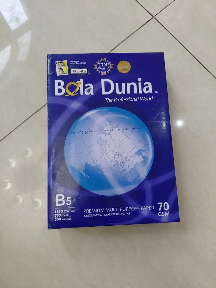 HVS BOLA DUNIA B5 isi 500 lembar