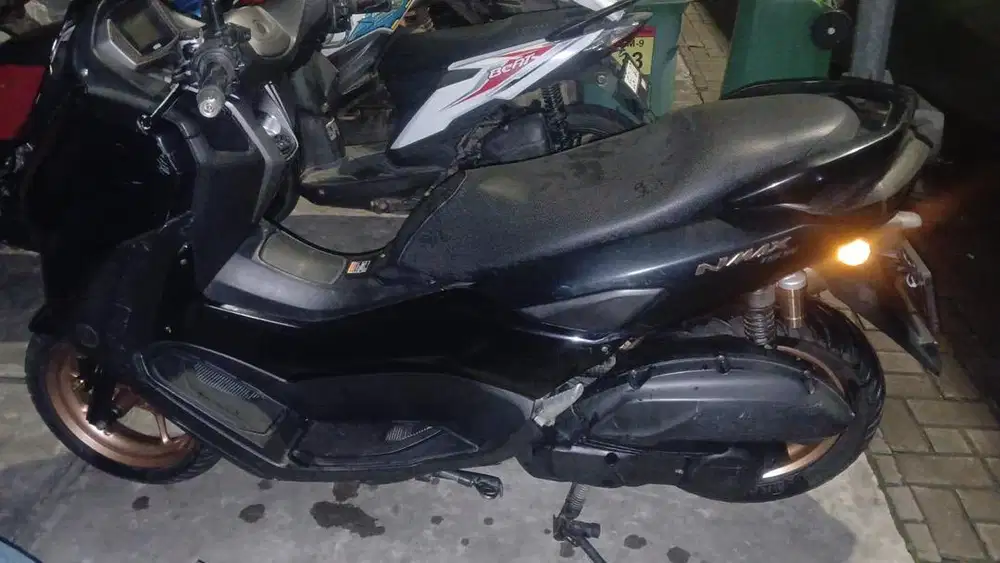 Dijual nmax 2021 hitam