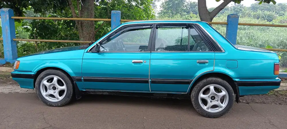Mazda 323 1987 Bensin