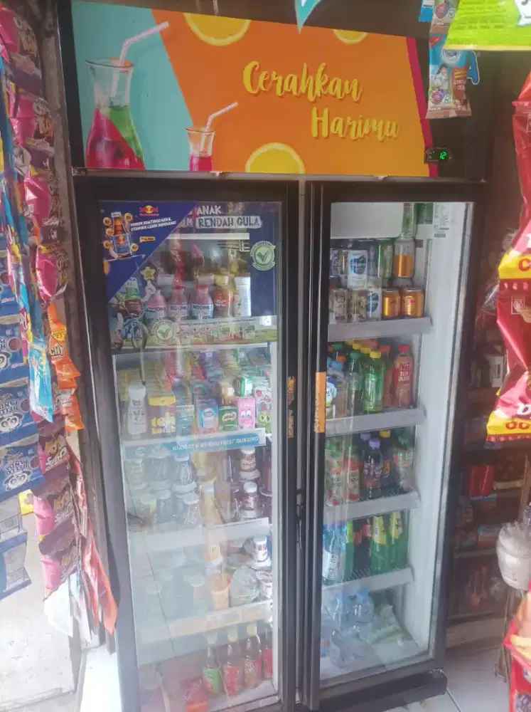 Show case RSA 2 pintu dingin normal pemakaian 2 tahun