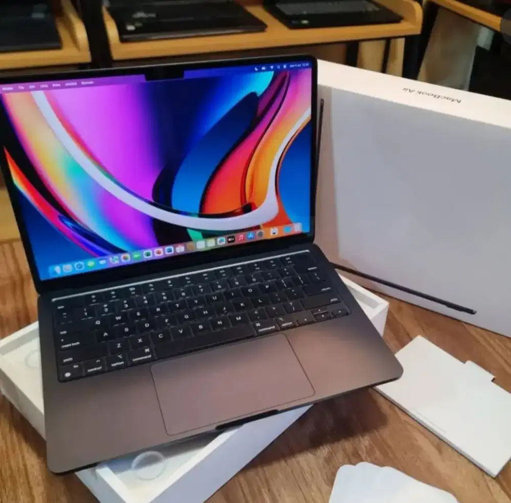 Terima Jual Beli Mcbook baru second Pro Air M1 M2 M3 M4 iPad & Iphond