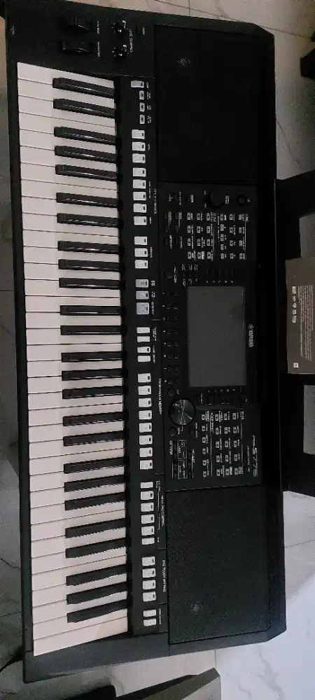 Keyboard yamaha Psr-S 775