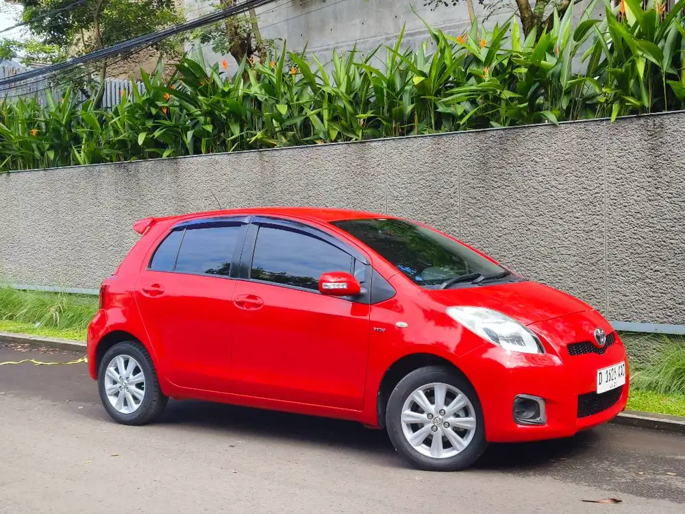 toyota yaris J mt manual 2012 merah mulus bandung