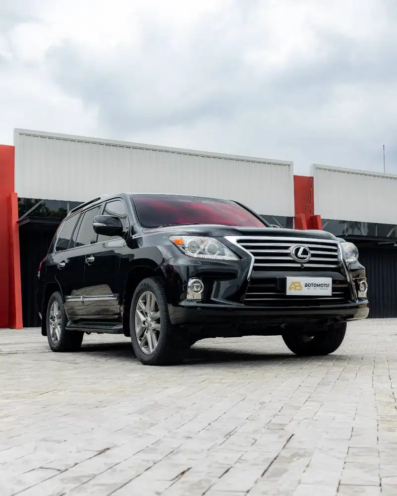 Lexus LX570 4x4 AT 2013