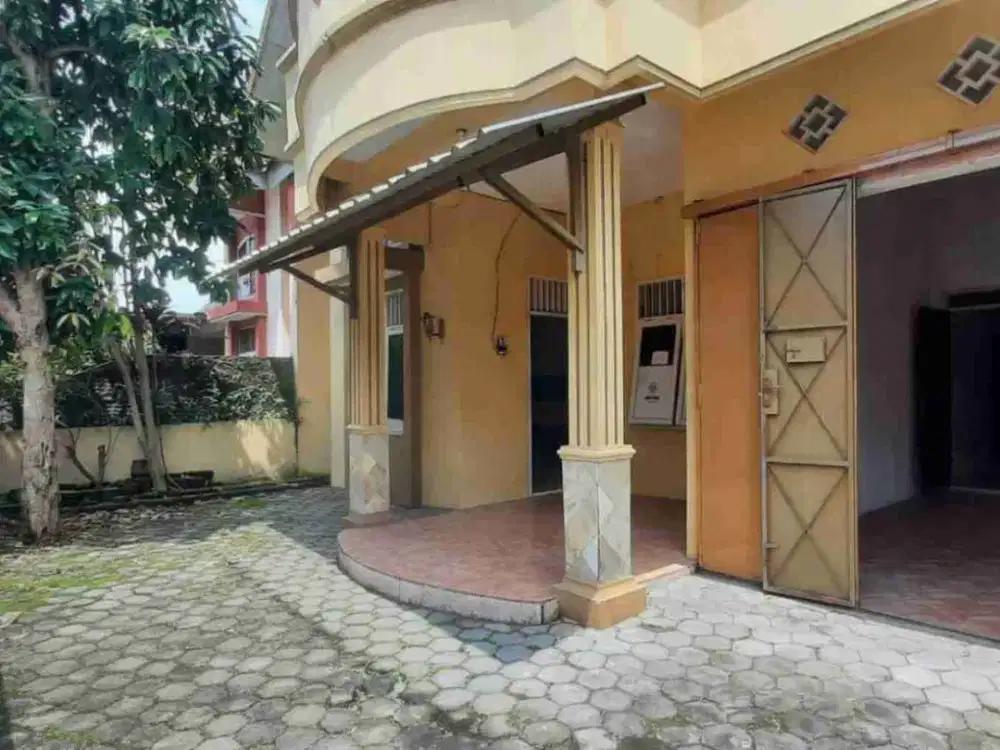 Di sewakan murah bisa 2 mobil di dkt Setyowati-Luwes Gentan