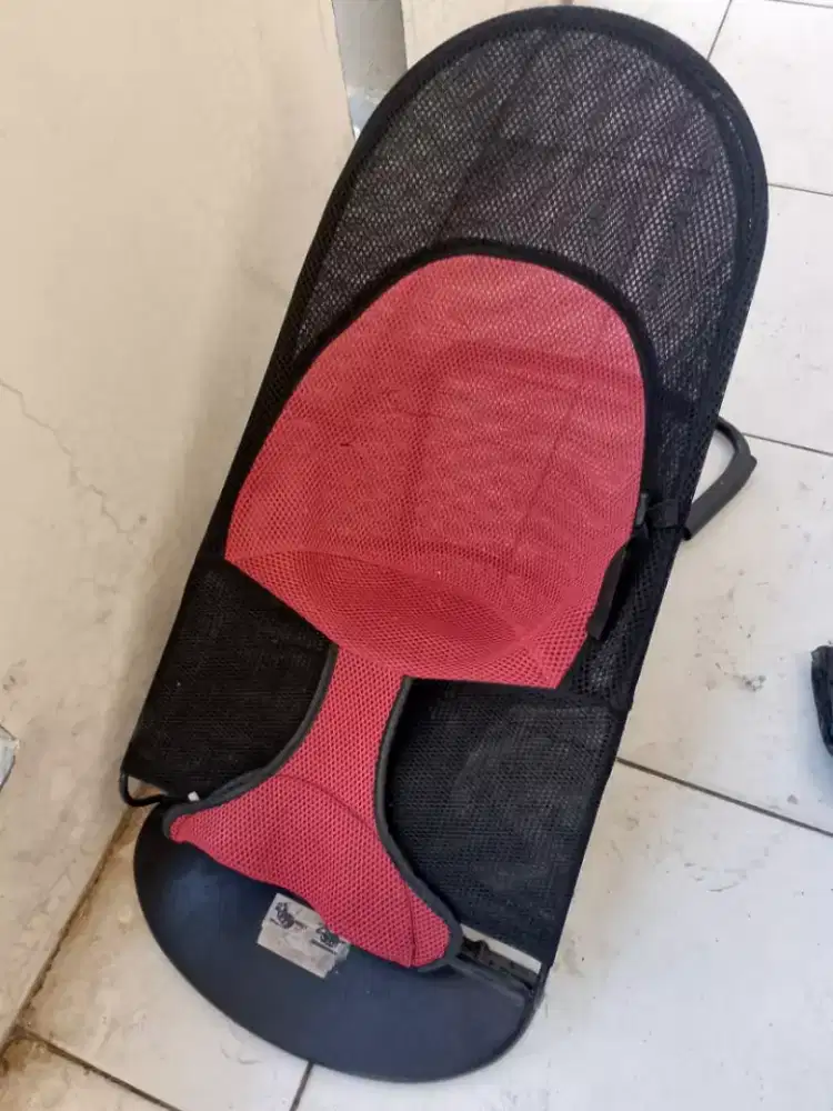 Bouncher ayunan bayi