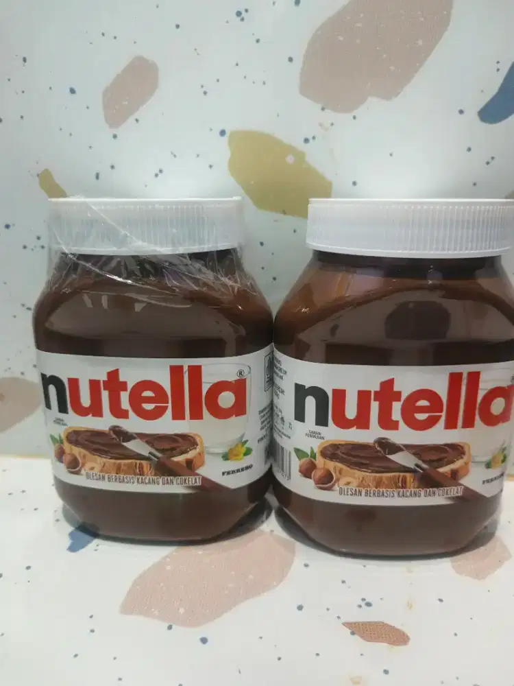 Selai Nutella dan lotus