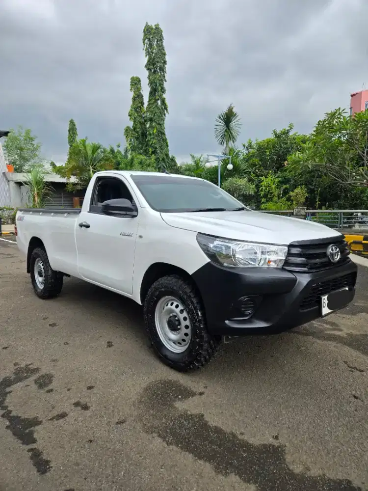 Toyota Hilux Sc 2022 / 2023 Single Cabin 4x4 Pick up