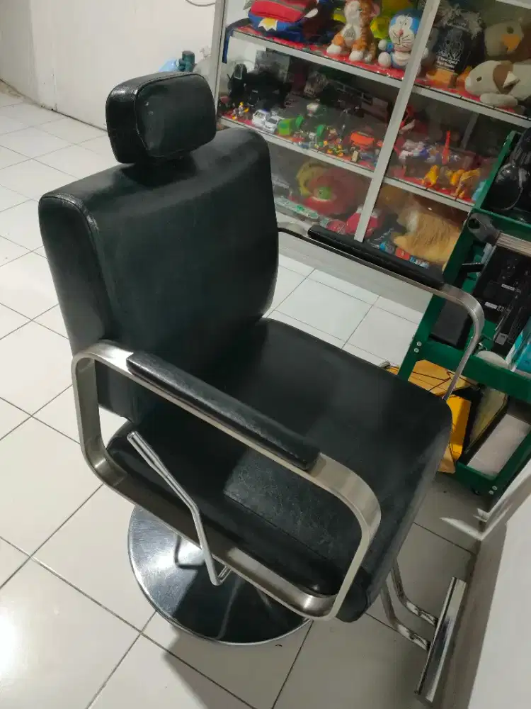 Kursi rebah hydrolis barbershop