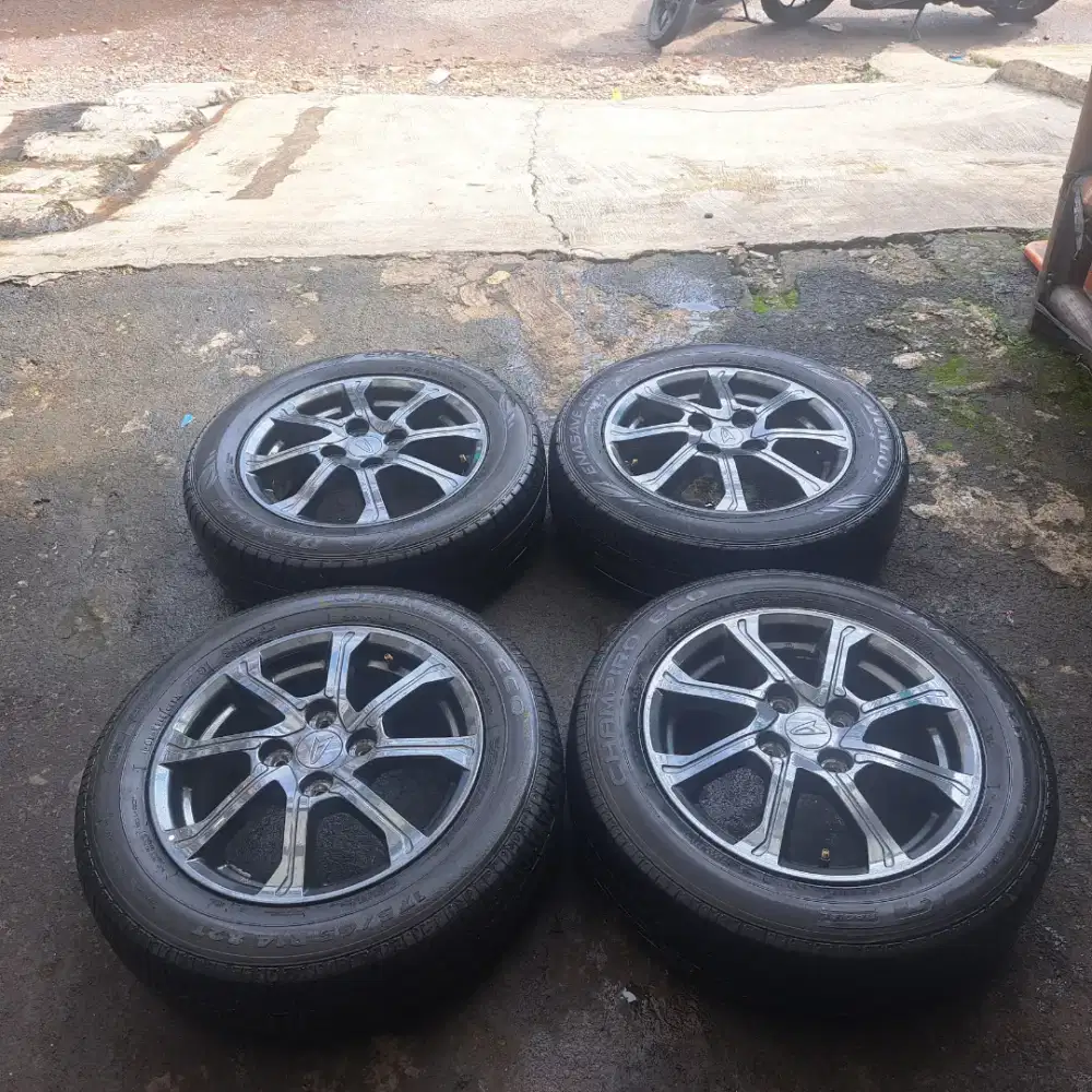 Velg mobil sigra ayla ring 14