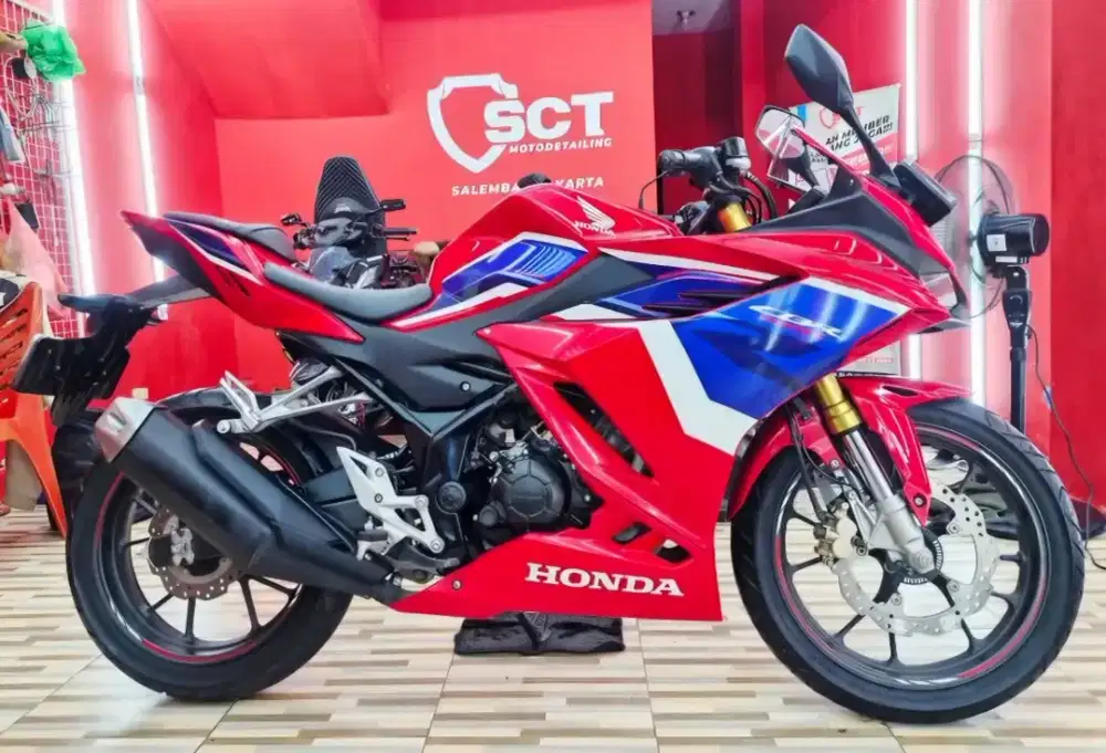 JualCpt90%LikeNew PjkDes26 KM12Rb HONDA CBR 150 2023 TRICOLOR
