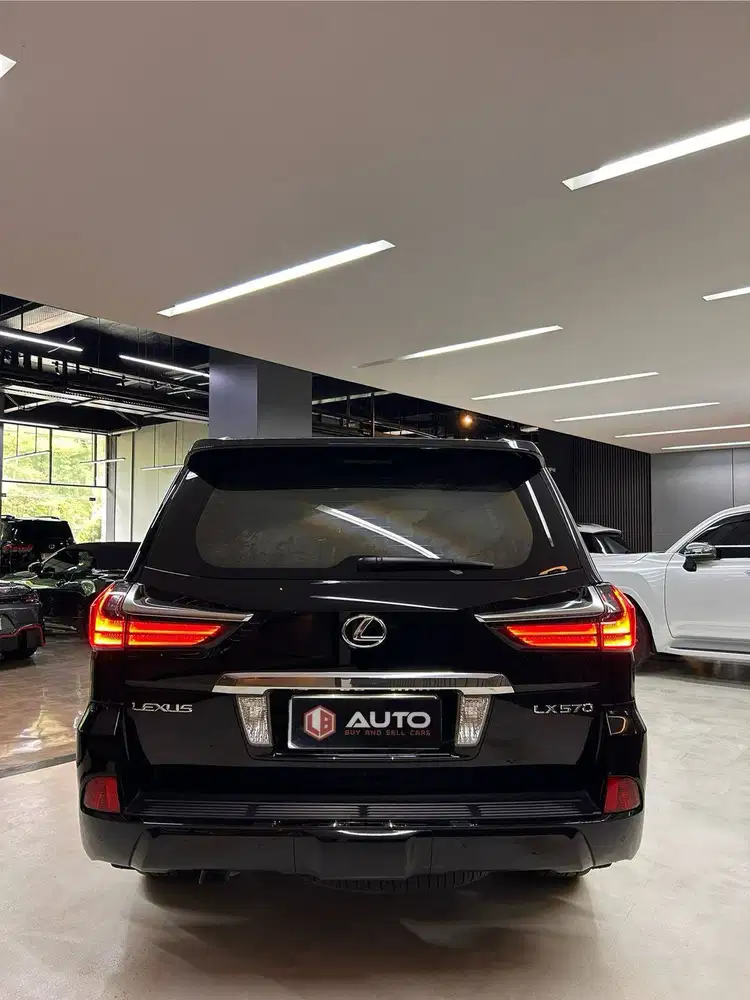 Lexus LX570 Luxury AT 2016 Hitam Km 51rb B1560FCQ / B2378NLO