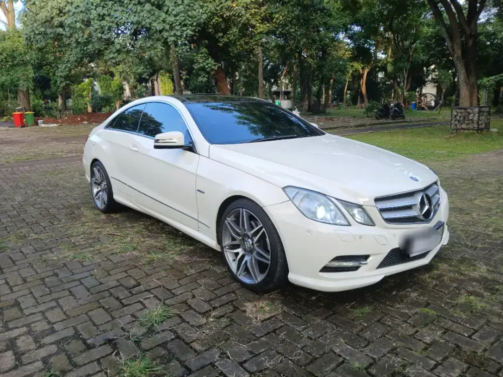 Mercedes benz coupe E250 W212 W207 putih