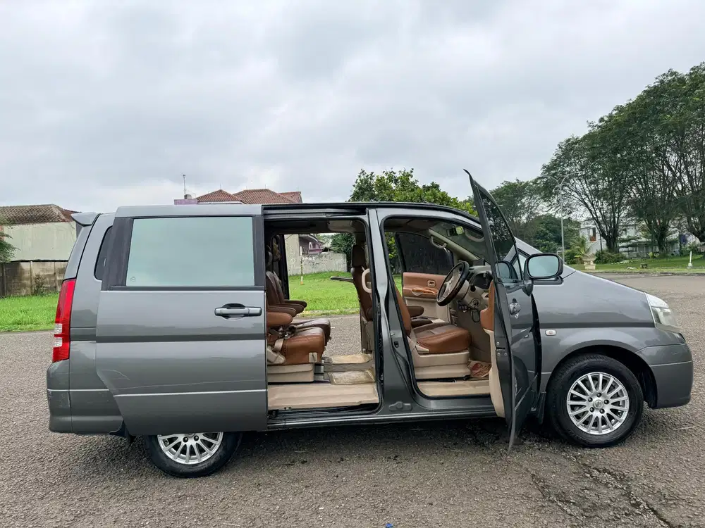 Nissan Serena 2012 Bensin