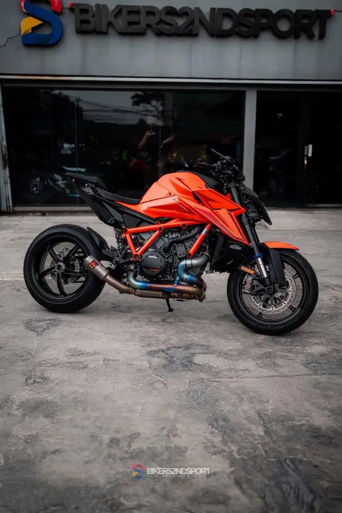 KTM SUPERDUKE R EVO 1390 zx r6