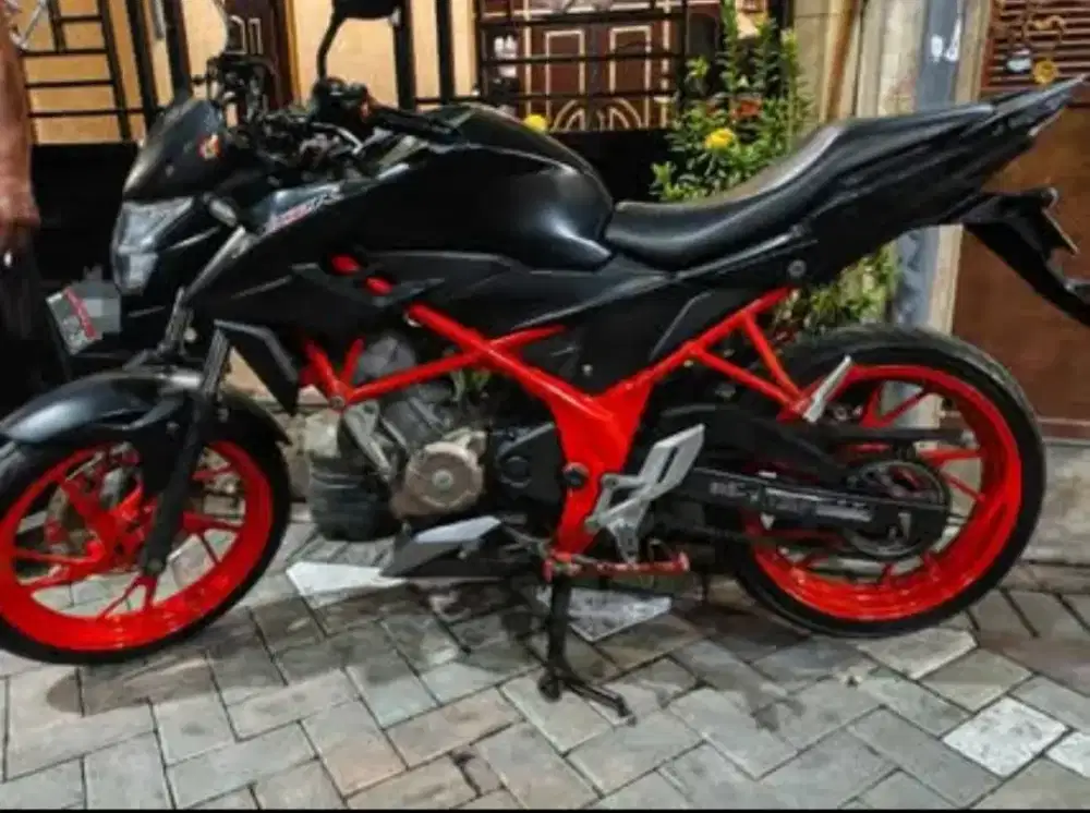 Jual Cepat, Honda CB150R Street Fire 2016