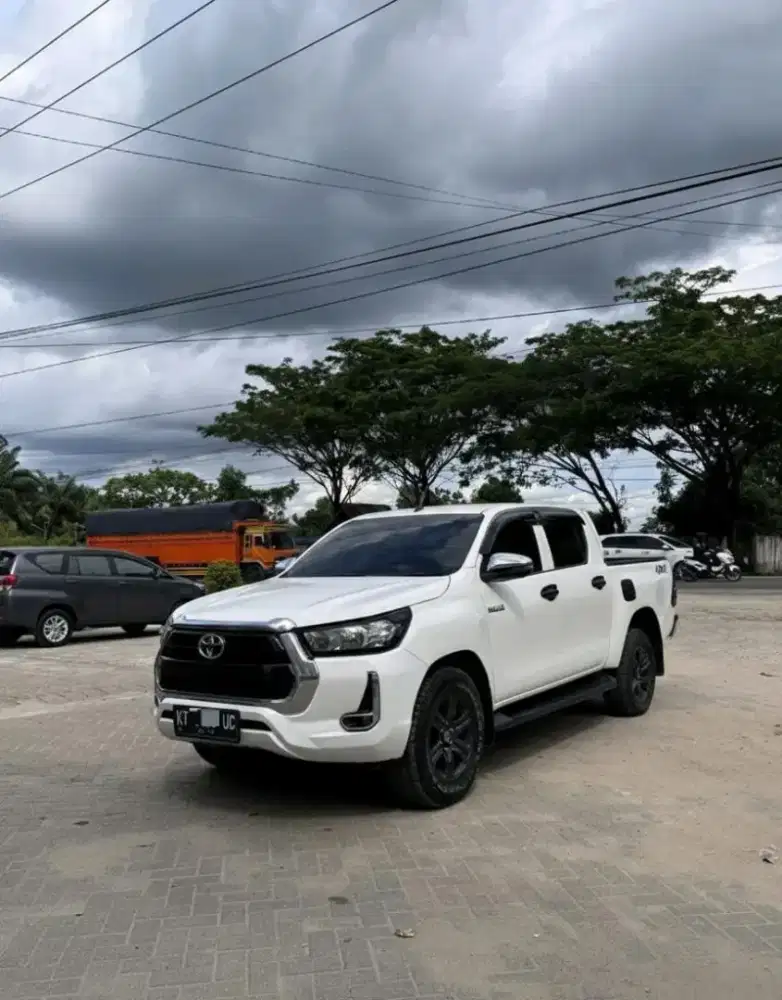 Toyota Hilux DC ( 2.4 CC )