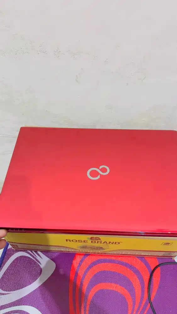 Dijual laptop fujitsu windows 11 intel (R) ram 8GB  versi 22H2