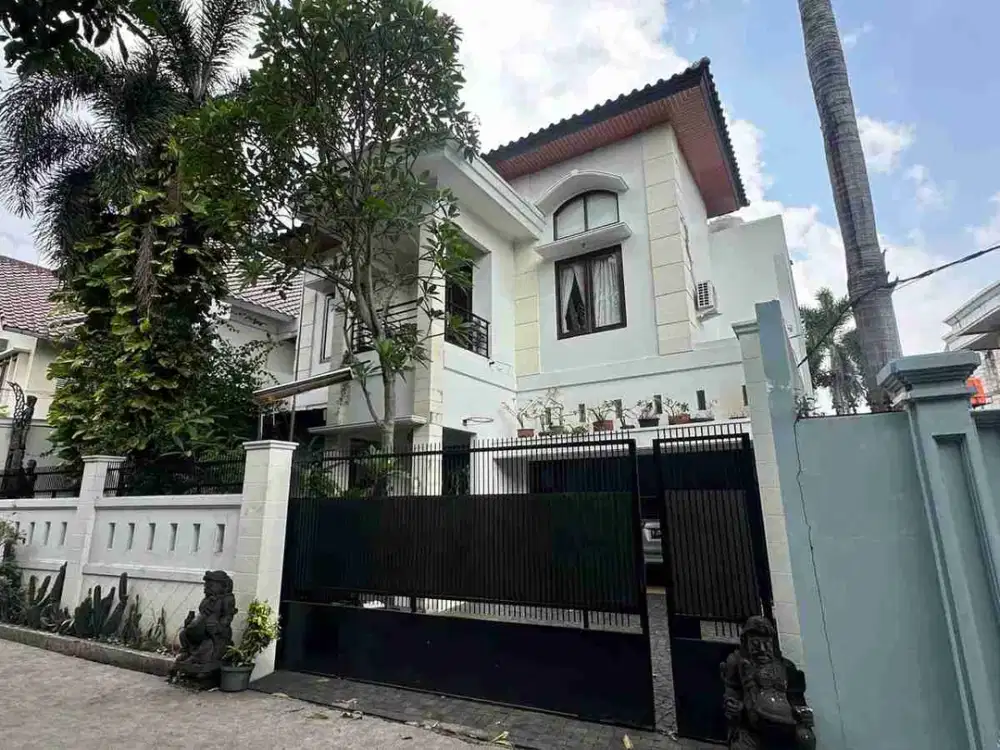 di jual rumah cantik nyaman siap huni sangant strategis