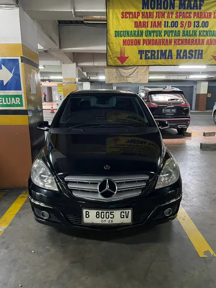 Mercedes-Benz B180 2010 Bensin