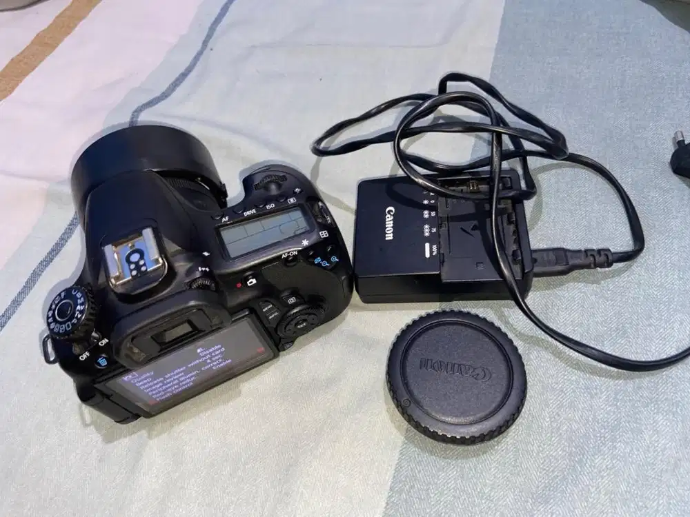 Dijual kamera canon 60D+ lensa 50mm stm
