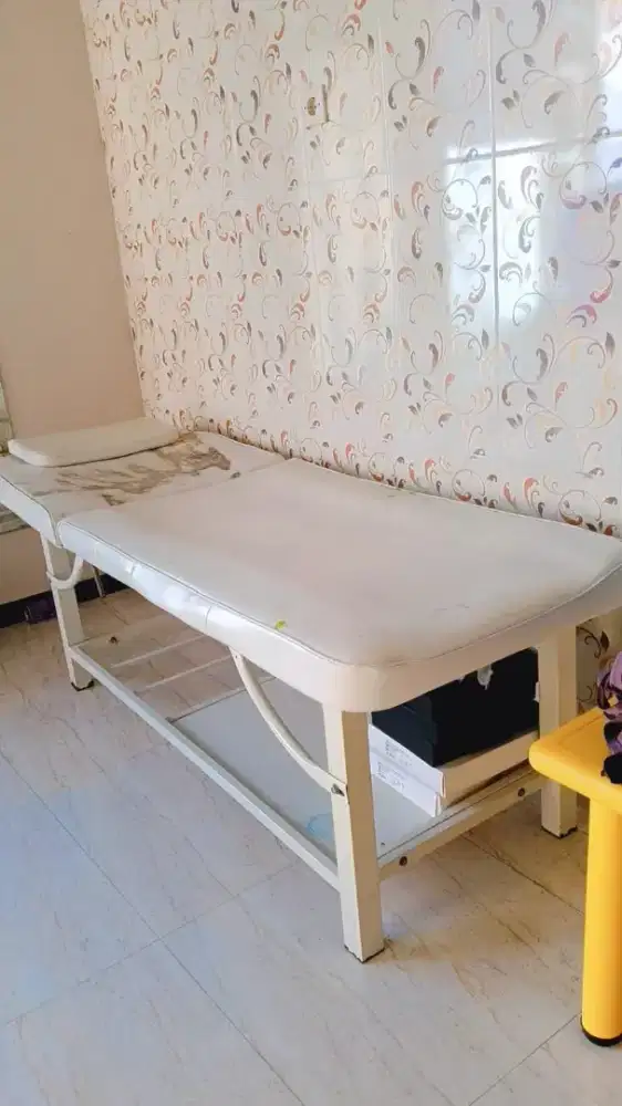 bed pasien untuk klinik/ salon