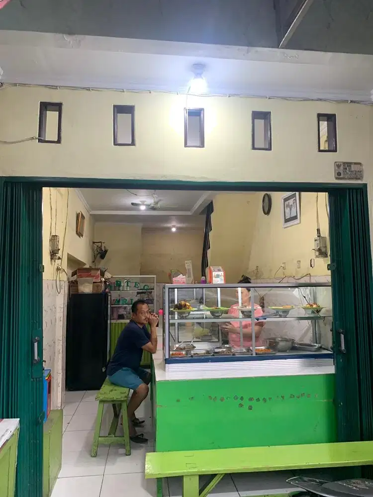 Pegawai warung tegal