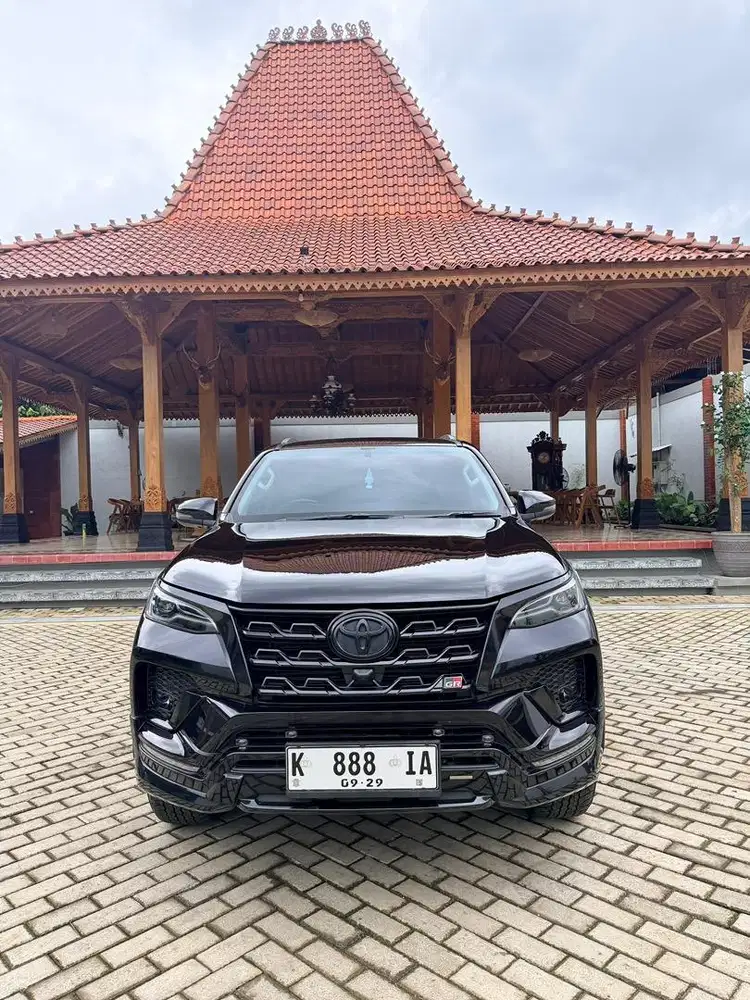 Fortuner GR 2.8 th 2024 like new