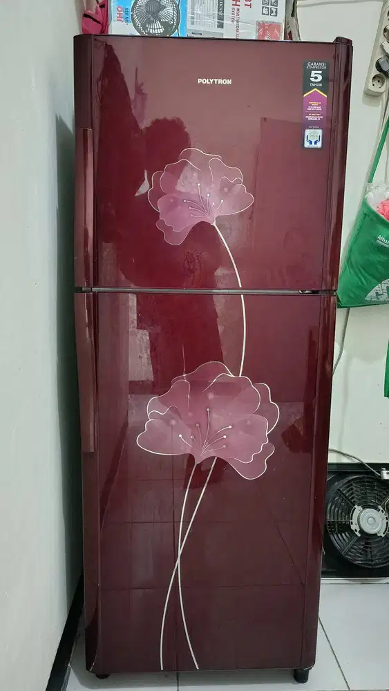 Dijual kulkas polytron 2 pintu