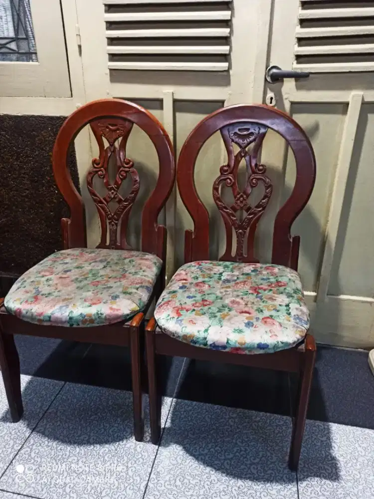 Di jual kursi tamu 3 buah