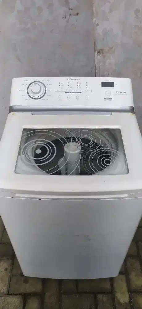 Mesin cuci electrolux 7kg T-drive