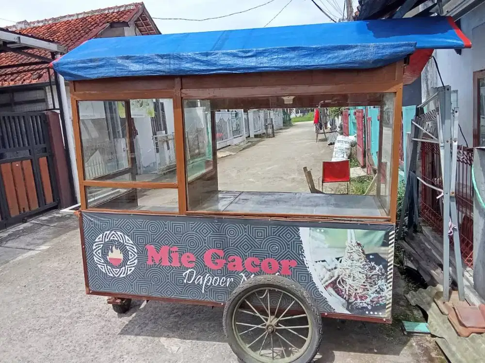 Gerobak bekas jualan