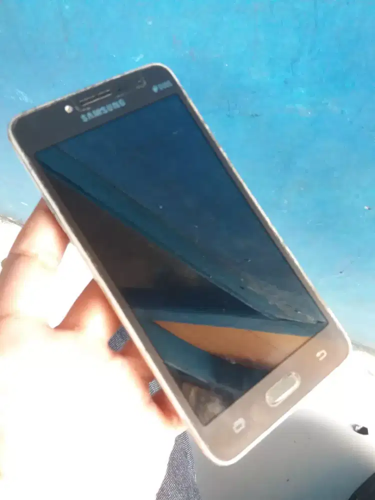 Samsung galaxy J2 prime 4G layar 5 in matot