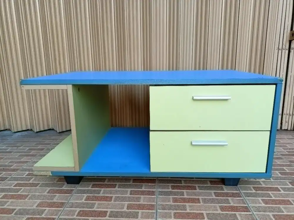 Meja Tamu Segi Dengan Laci Dan Rak