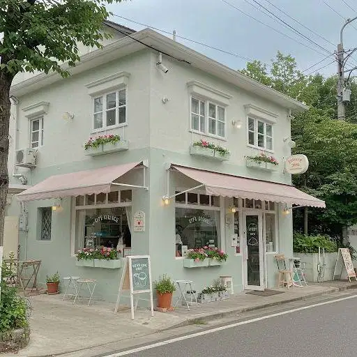 Bikin Café Lebih Nyaman dengan Kanopi Awning