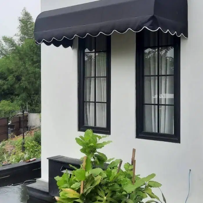 Kanopi Awning Outdoor untuk Area Duduk
