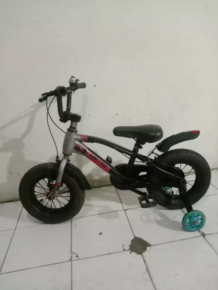Jual sepeda BMX anak merk UNITED UK 12