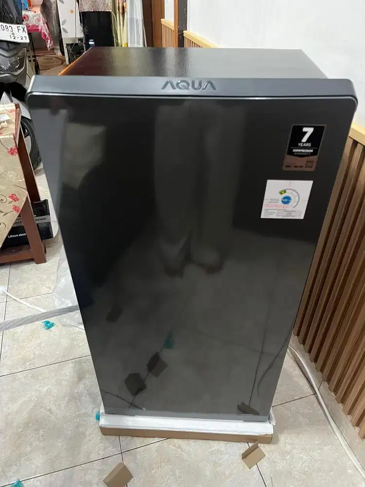 Kulkas (Lemari Es) AQUA