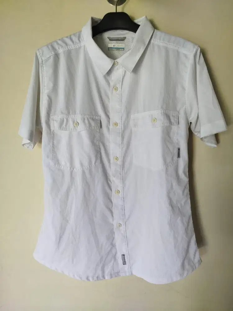 kemeja putih columbia