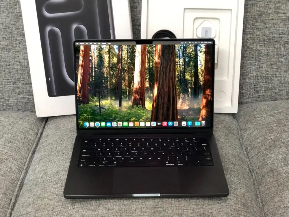 MACBOOK PRO 14 inch 2023 M3 RAM 18-1 TB SSD LIKENEW IBOX SIAP PAKAI