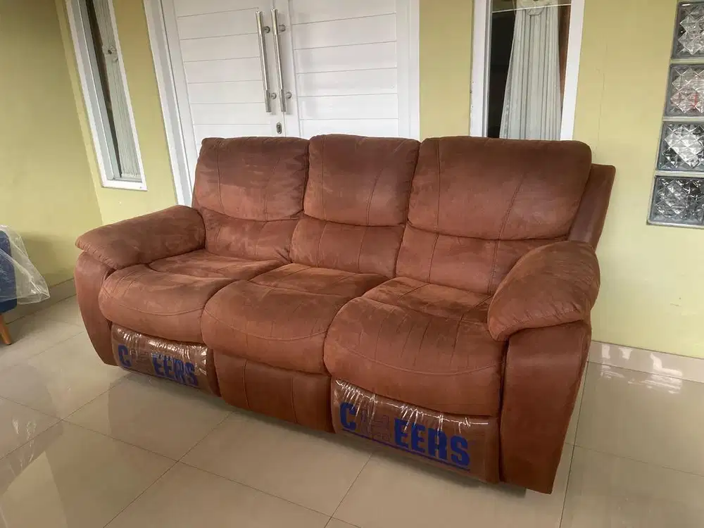 Sofa informa cheers 3 seater kondisi 98%