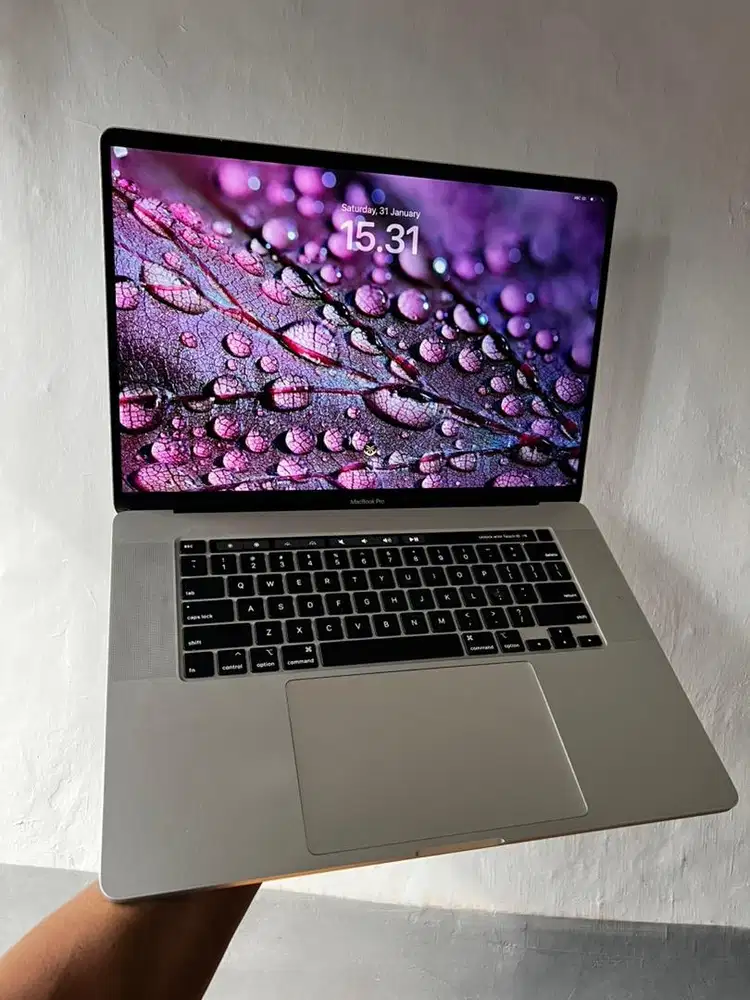 Macbook Pro 2019 dual VGA 512Gb siap kerja