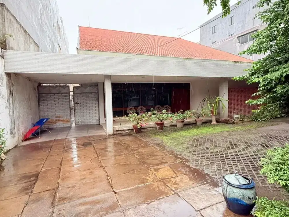 Rumah Area Komersial & Sangat Strategis di Pusat Kota Surabaya