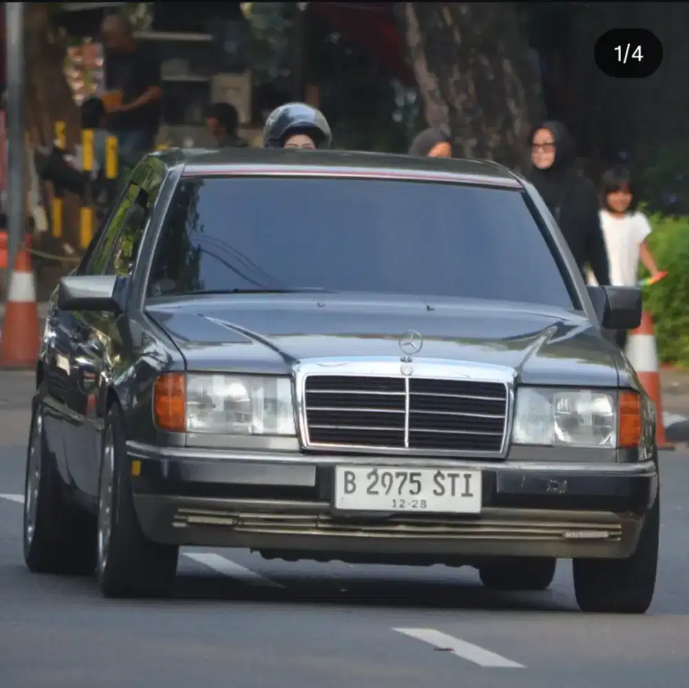 Mercedes benz (Mercy Boxer) w124 230 E 1990