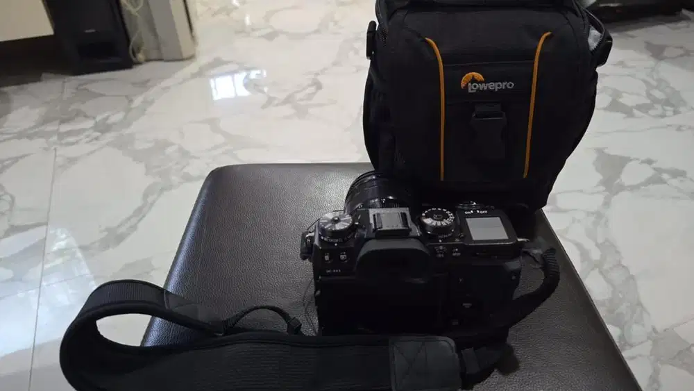 FujiFilm X-H1 ( komplit dengan lensa )