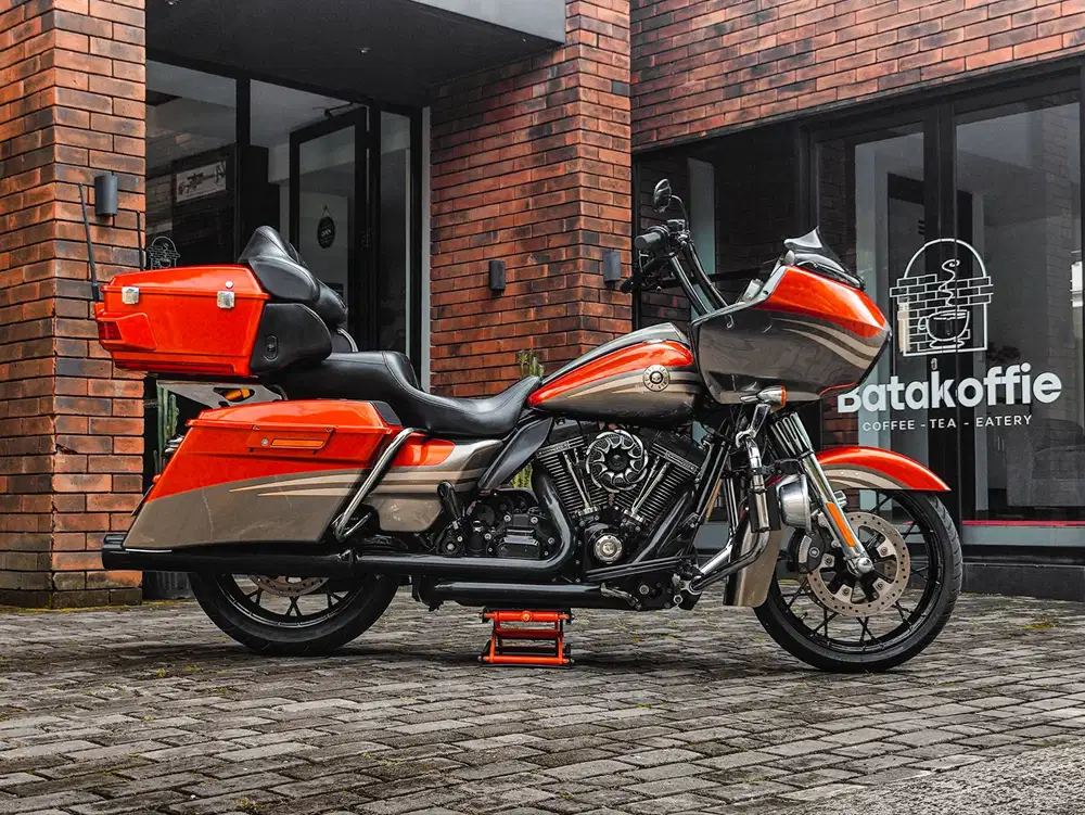 Harley Davidson HD Road Glide RG CVO Screaming Eagle 2013 FP TT