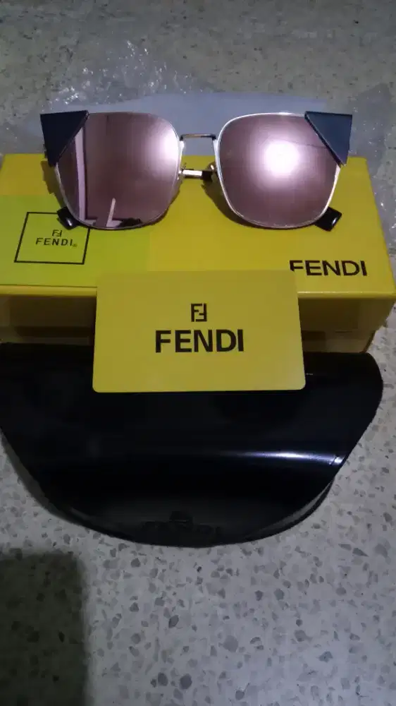 Kacamata original dari Italy merk Fendy