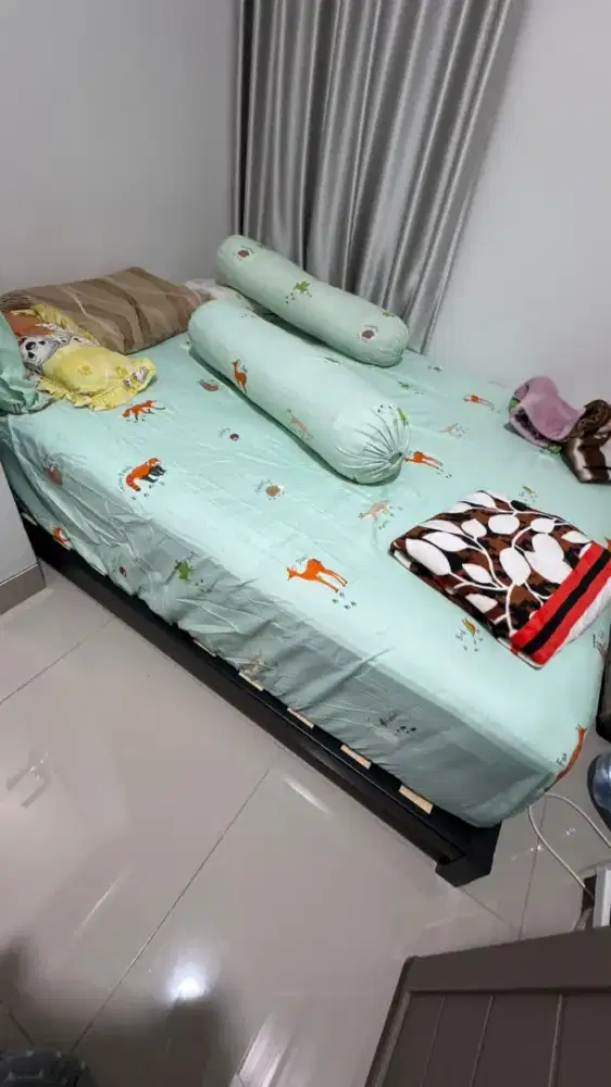 KASUR NOVILLA EMPUK KONDISI LIKE NEW