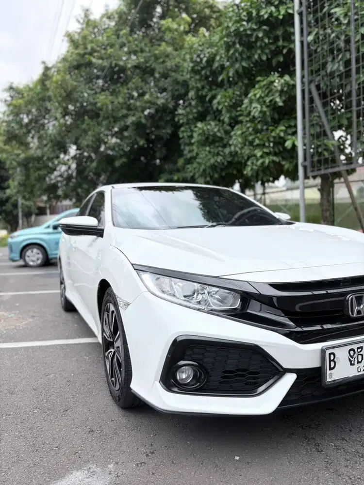 Honda Civic Sexy Hatchback 2018
